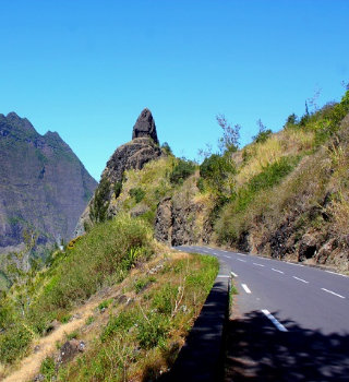 Arpentez la route de Cilaos