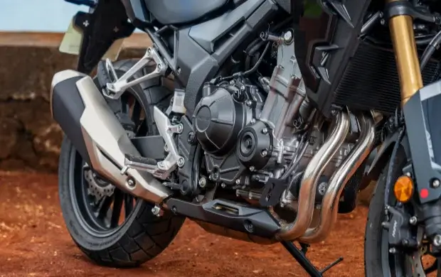 Louez la moto Honda CB500X à La Réunion