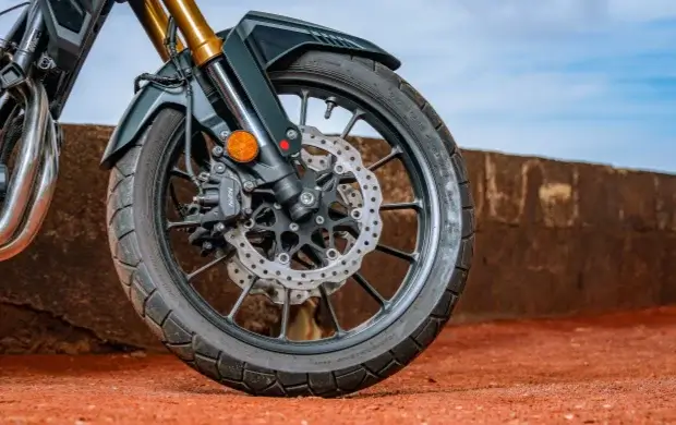 Louez la moto Honda CB500X à La Réunion