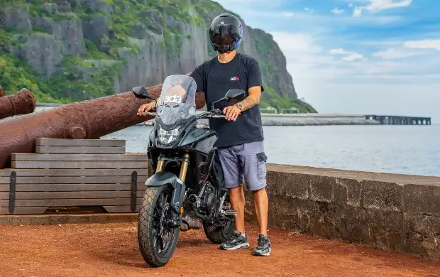 Louez la moto Honda CB500X à La Réunion