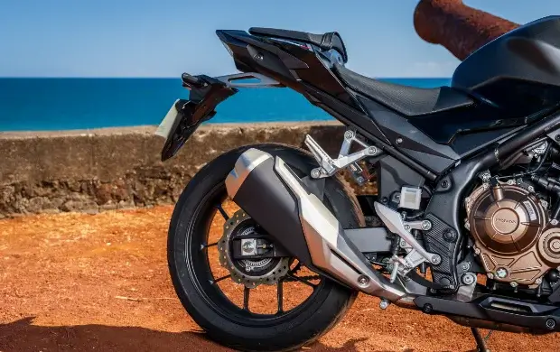 Louez la moto Honda CB500F à La Réunion