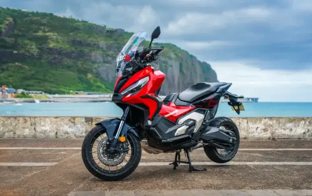 Louez le scooter Honda ADV750 à La Réunion