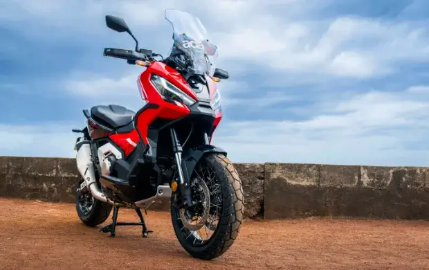 Louez le scooter Honda ADV750 à La Réunion
