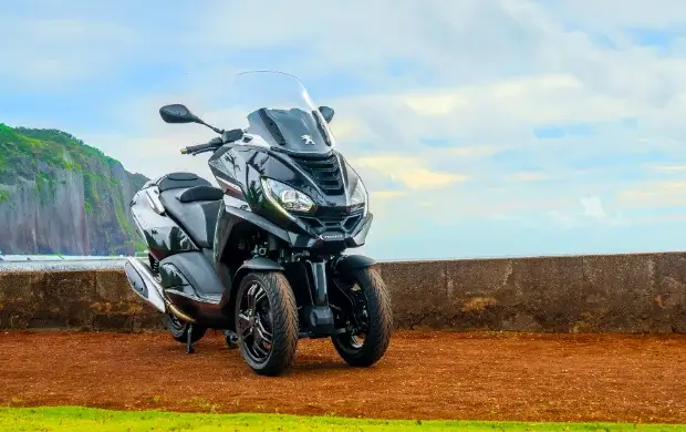 Louez le scooter Peugeot S400 à La Réunion
