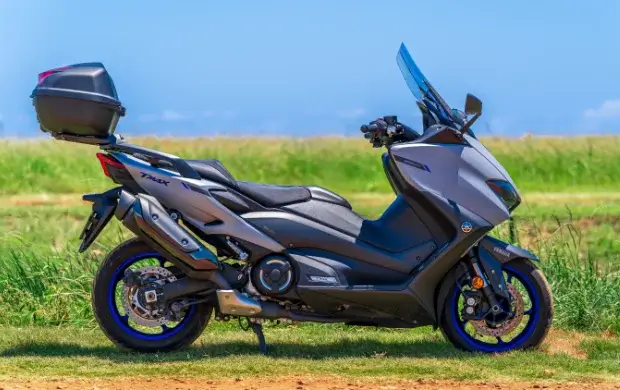 Louez le scooter Yamaha TMAX à La Réunion
