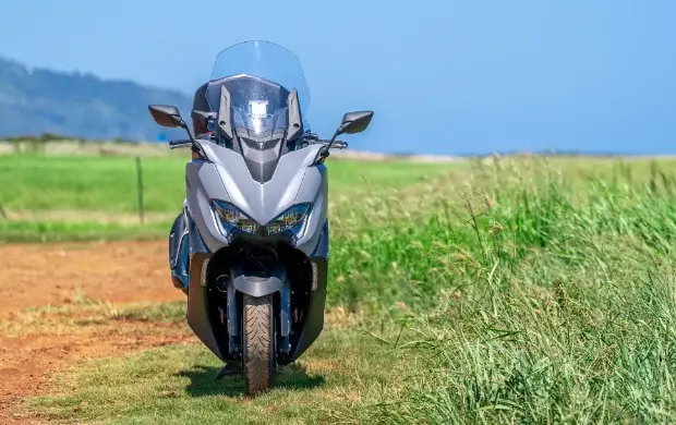 Louez le scooter Yamaha TMAX à La Réunion