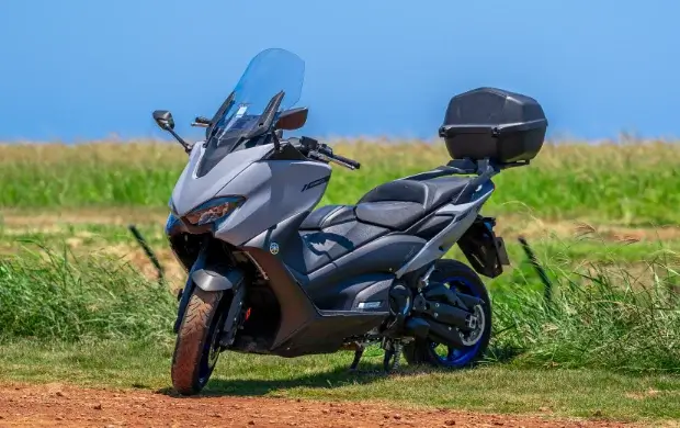 Louez le scooter Yamaha TMAX à La Réunion